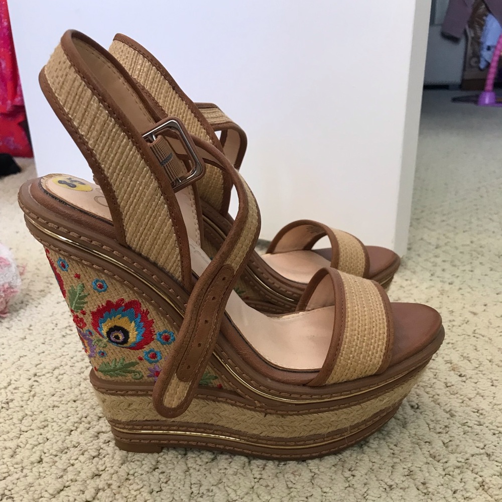 Jessica Simpson wedge
